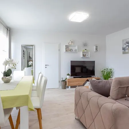 Edi - Zf Hvar Hvar Town