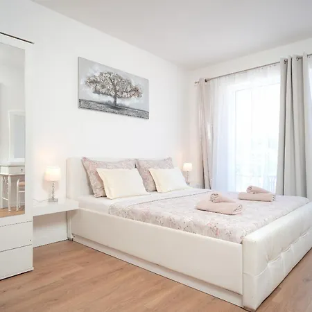 Edi - Zf Hvar Gasthuis Hvar Town