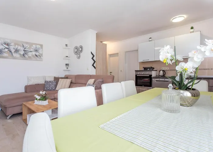 Affittacamere Edi - Zf Hvar