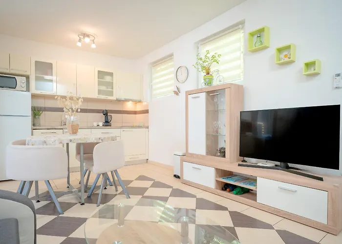 Edi - Zf Hvar Affittacamere