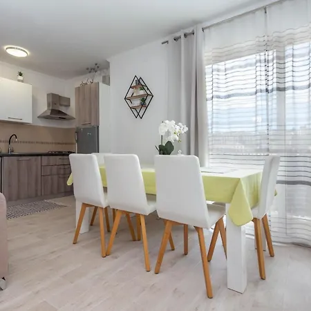 Edi - Zf Hvar Hvar Town