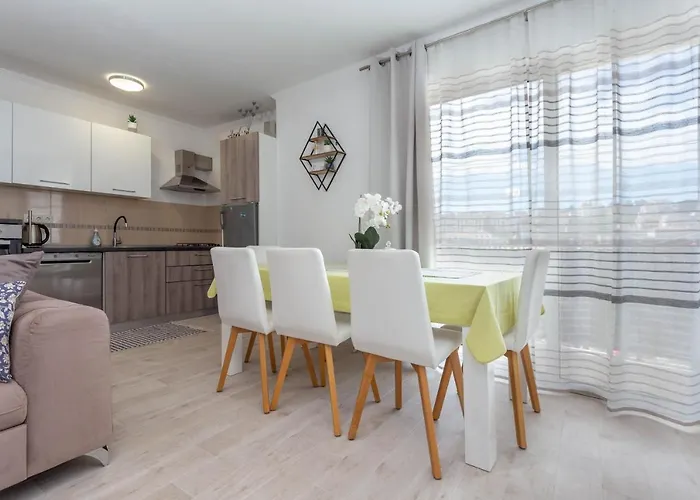 Edi - Zf Hvar Hvar Town