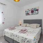בית הארחה Edi 4*