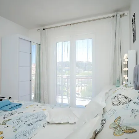 Edi - Zf Hvar بيت ضيافة