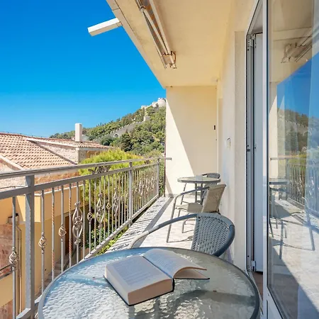 Edi - Zf Hvar Konukevi 4*