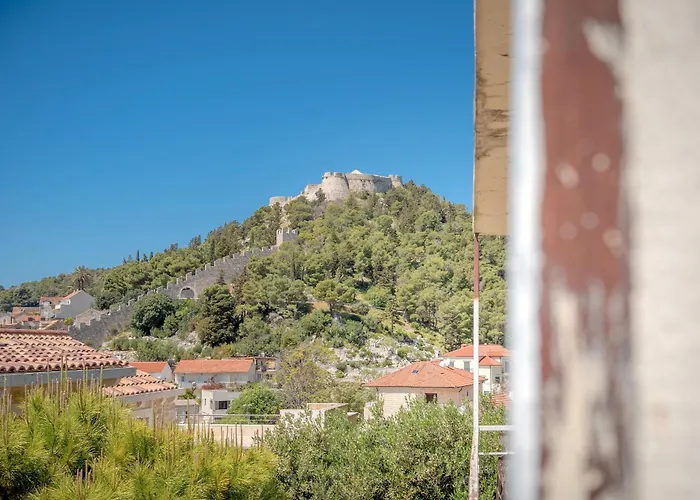 Edi - Zf Hvar 4* Хвар