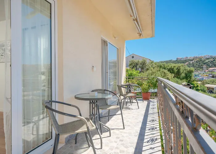 Edi - Zf Hvar Гостевой дом