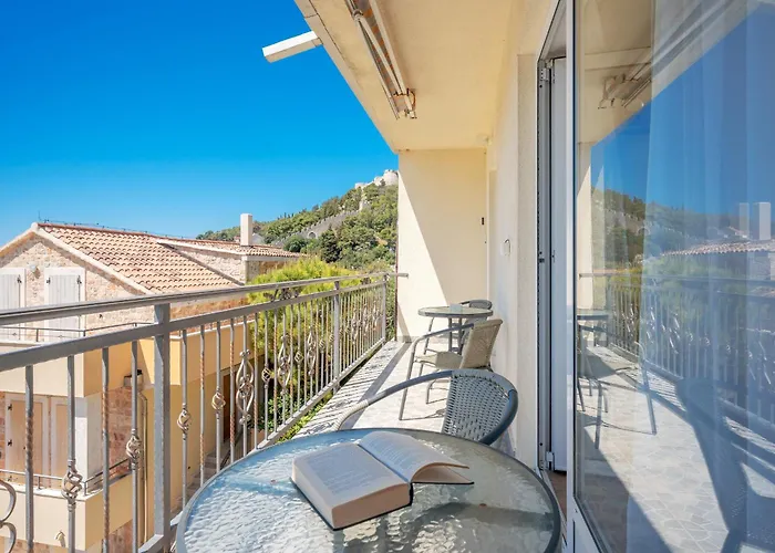 Edi - Zf Hvar Гостевой дом 4*